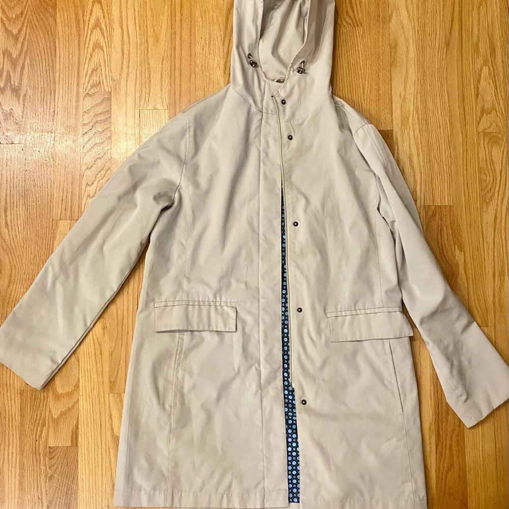 Small women’s London Fog Towne hooded tan rain coat